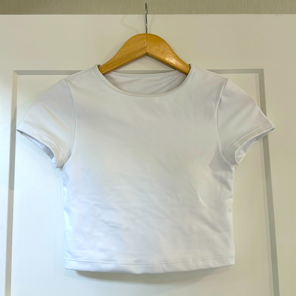 Girly Hicks white cropped top. Like new.  Size small
